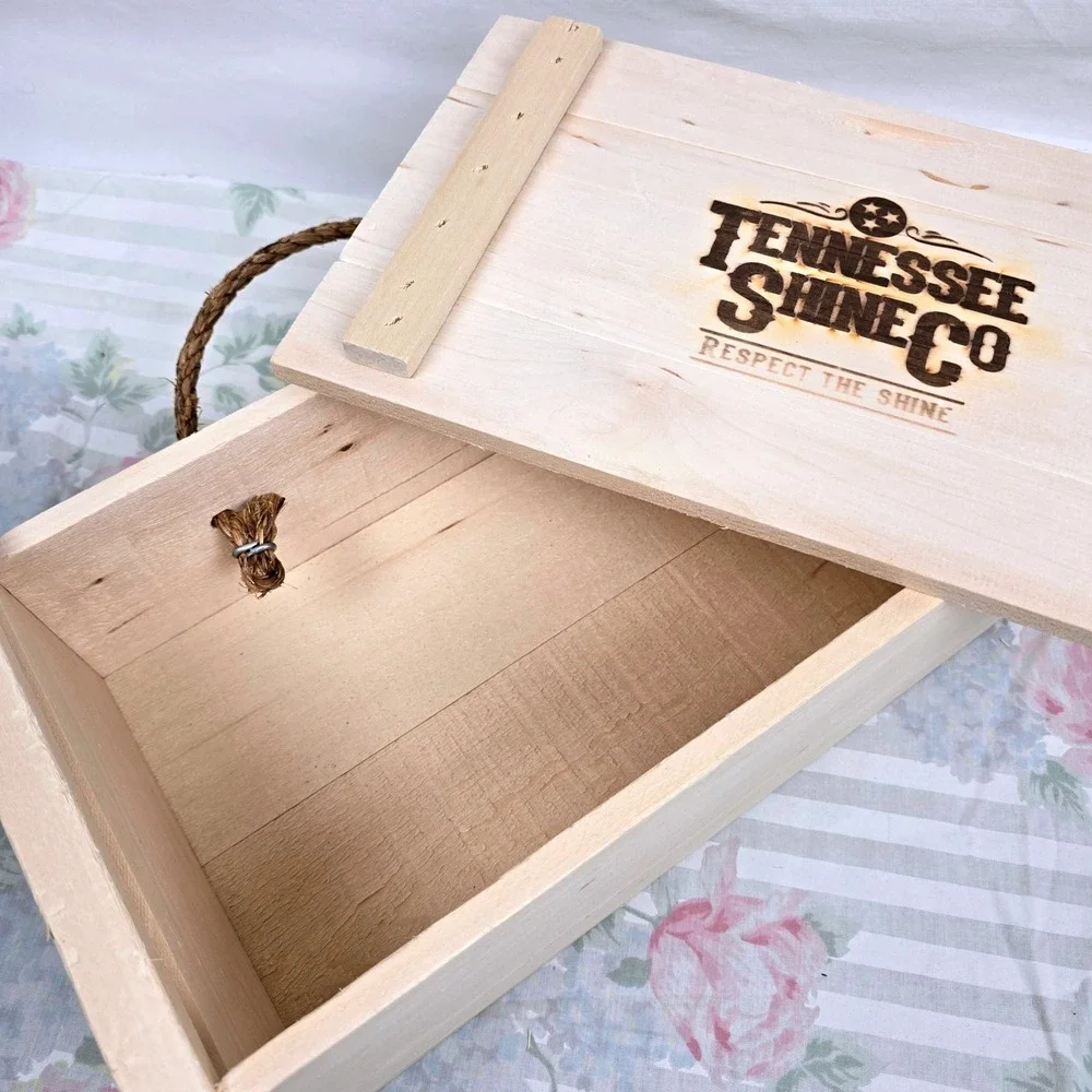 Tennessee Shine Co Wooden‎ Crate Storage Box Rope Handle